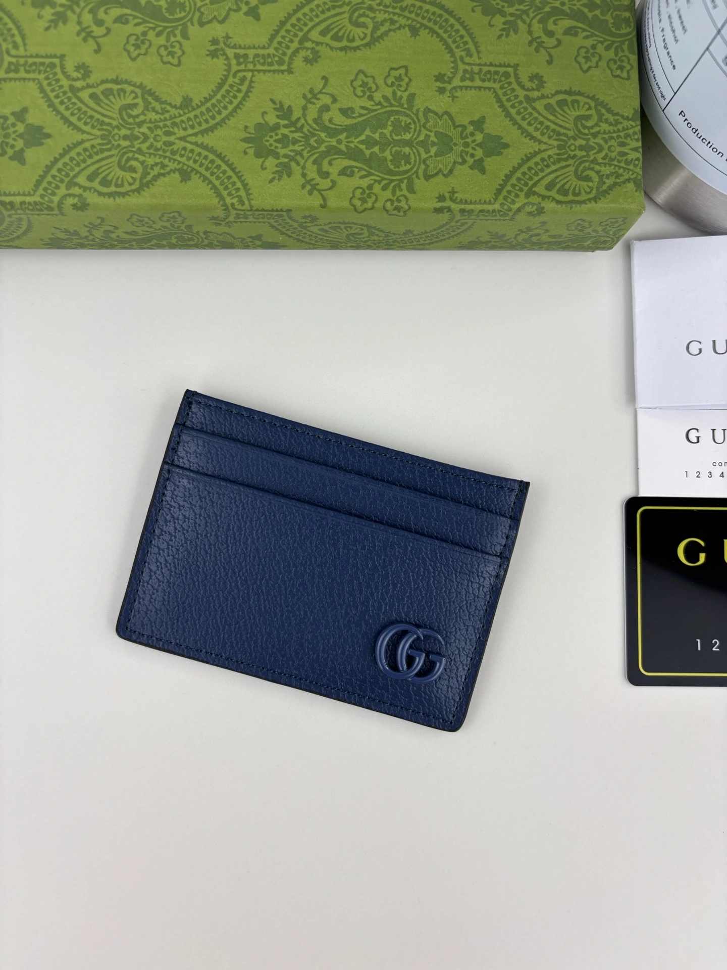 Gucci(グッチ / Gucci) 直営店同期・実物撮影!ミニカードケースに印象的なアイコンのダブルGメタルパーツ付き
