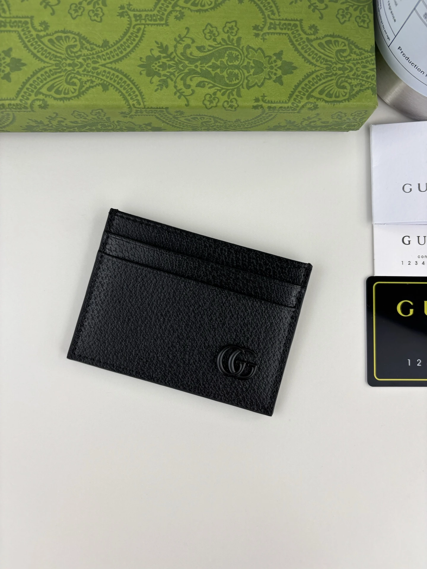 Gucci(グッチ / Gucci) 直営店同期・実物撮影!ミニカードケースに印象的なアイコンのダブルGメタルパーツ付き