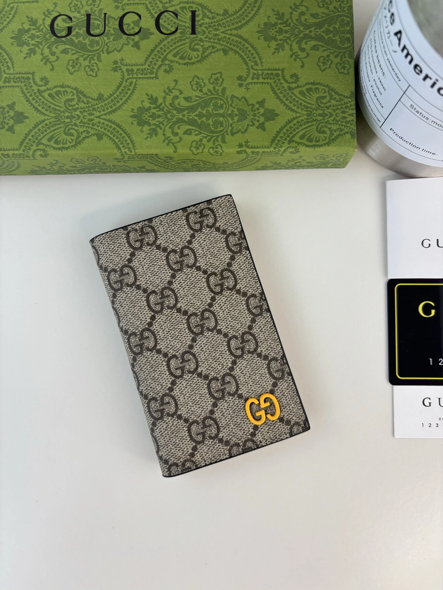 Gucci(グッチ / Gucci) 典藏要素のGGディテールと鮮やかな配色を巧みに融合