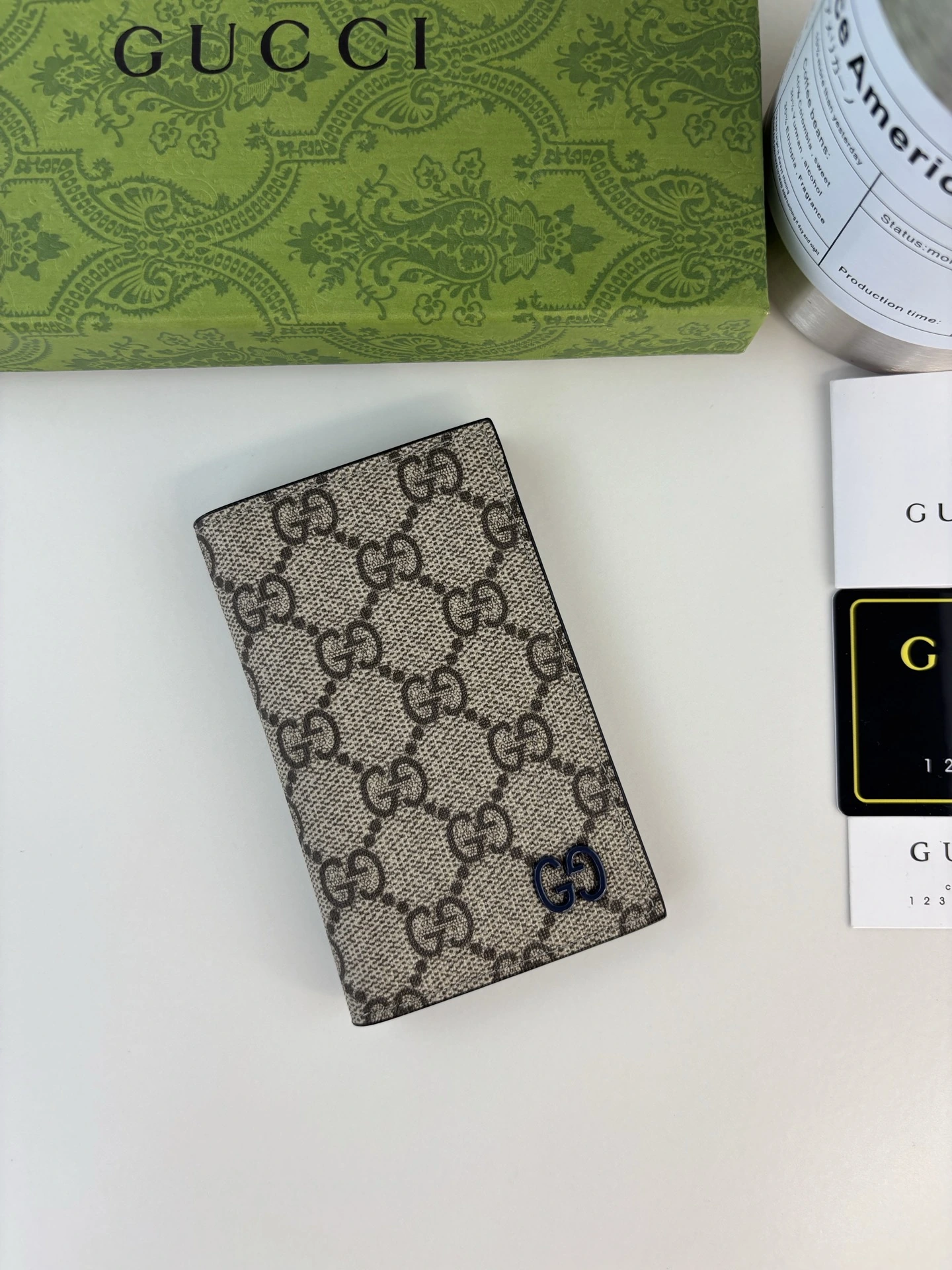 Gucci(グッチ / Gucci) 典藏要素のGGディテールと鮮やかな配色を巧みに融合
