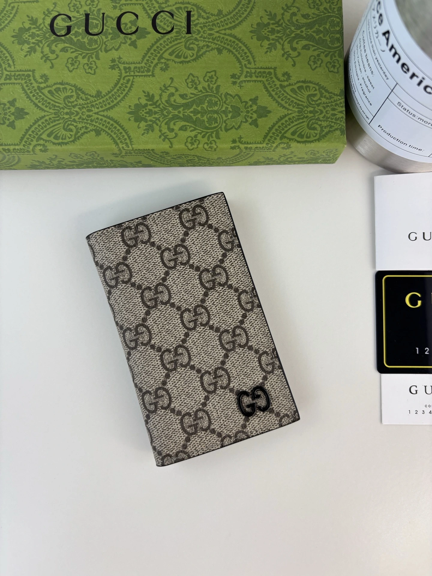 Gucci(グッチ / Gucci) 典藏要素のGGディテールと鮮やかな配色を巧みに融合