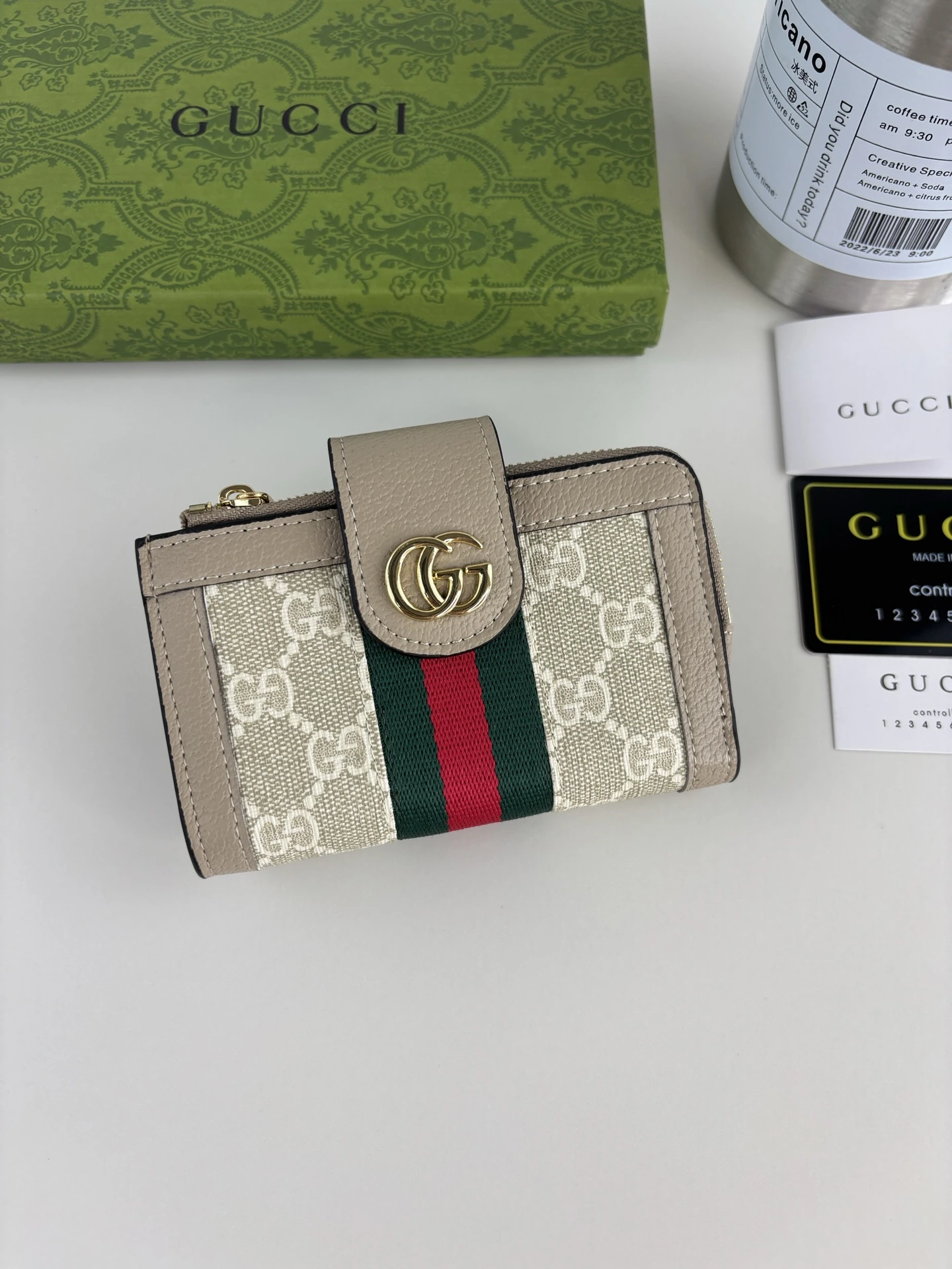 Gucci(グッチ / Gucci) このGG Marmontシリーズウォレットはクラシックで飽きのこないGGキャンバス製、《Aria-ファッションアリア》シリーズにクラシックな逸品を追加