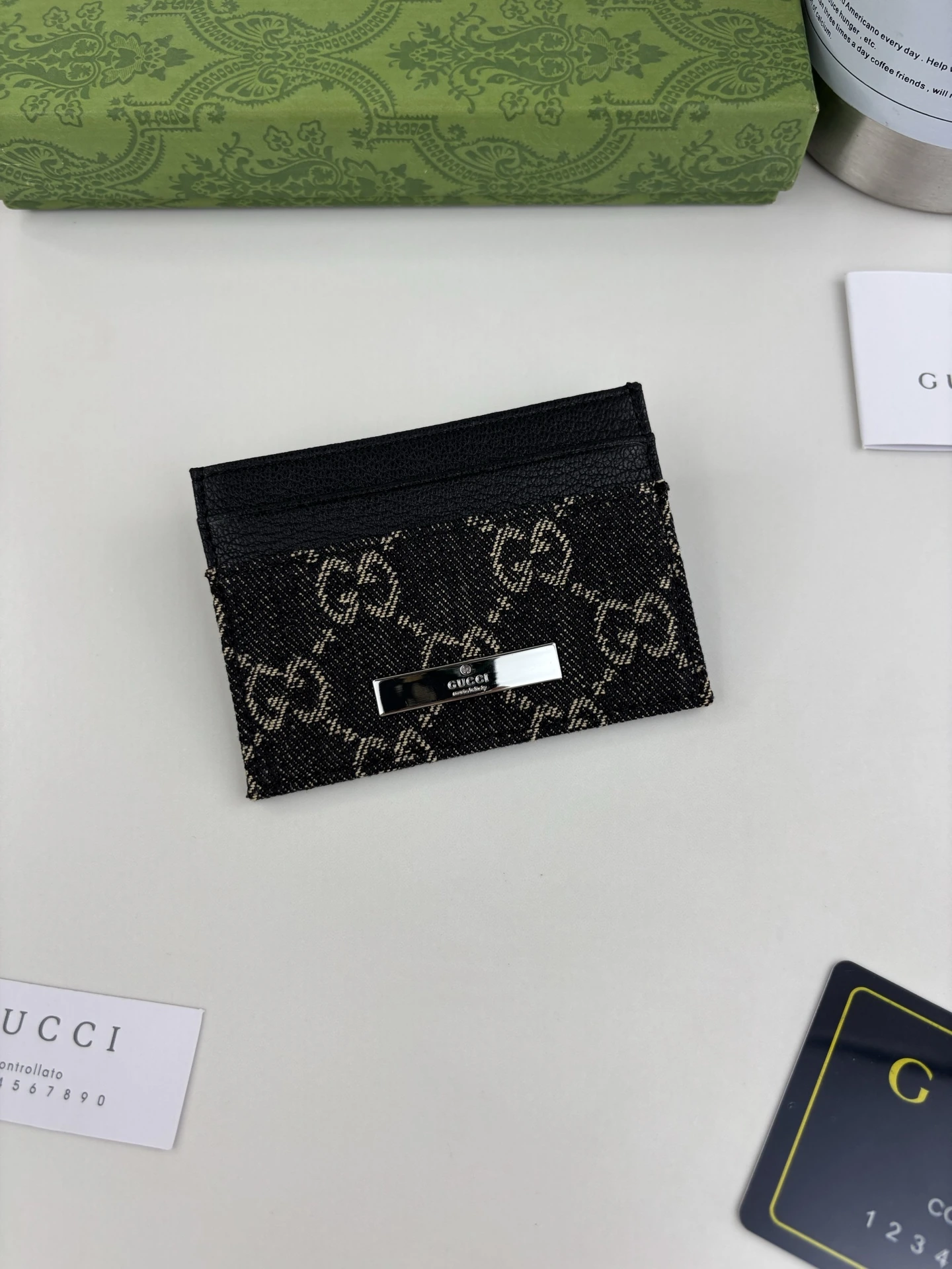 Generation Gucci(グッチ / Gucci)はブランドの典藏要素を深く掘り下げ、異なる世代のデザインを融合して統一された美学ナラティブに