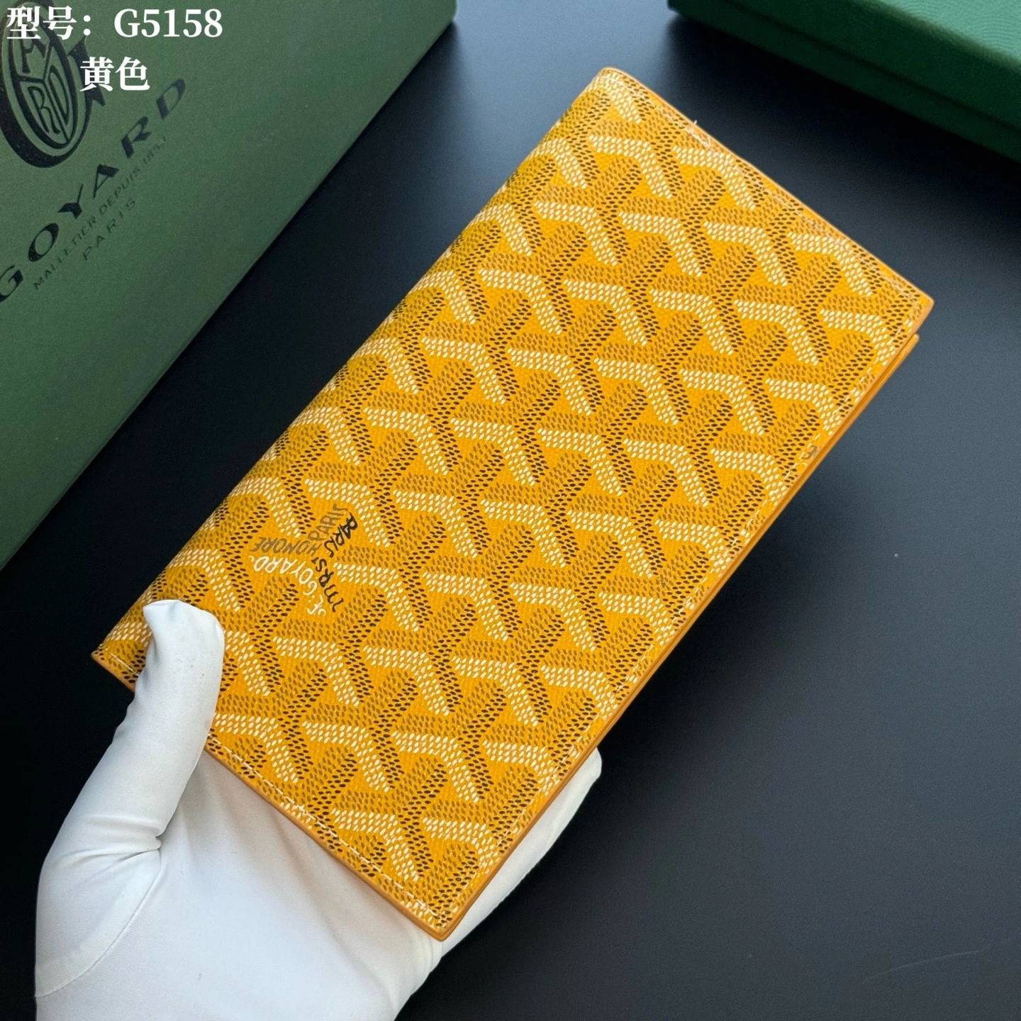 💎トップ純正 Goyard(ゴヤール / Goyard)スマホクラッチ Goyard(ゴヤール / Goyard) Saint Lambertウォレットは万能スマホポーチで、日常のあらゆる必要機能を備え、複数のカードスロットとオープンポケット付き。スマホポケットは日常の衝撃から端末を保護。バッグにもジャケットのポケットにもちょうど収まるサイズ。型番:G515