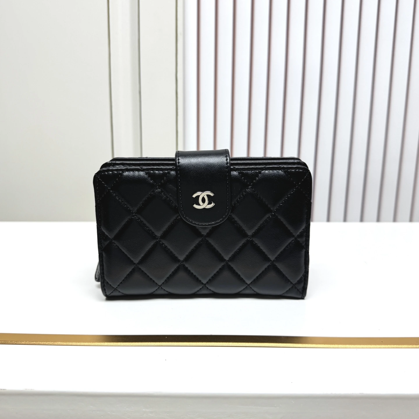 🌸Chanel(シャネル / Chanel)永遠の定番💋 最もクラシックなキルティング刺繍、ファッショナブルに合わせやすいモデル!カードスロット10つ、メタルジップポケット1つ、大容量札入れ、コンパクトで精巧、しかも実用的