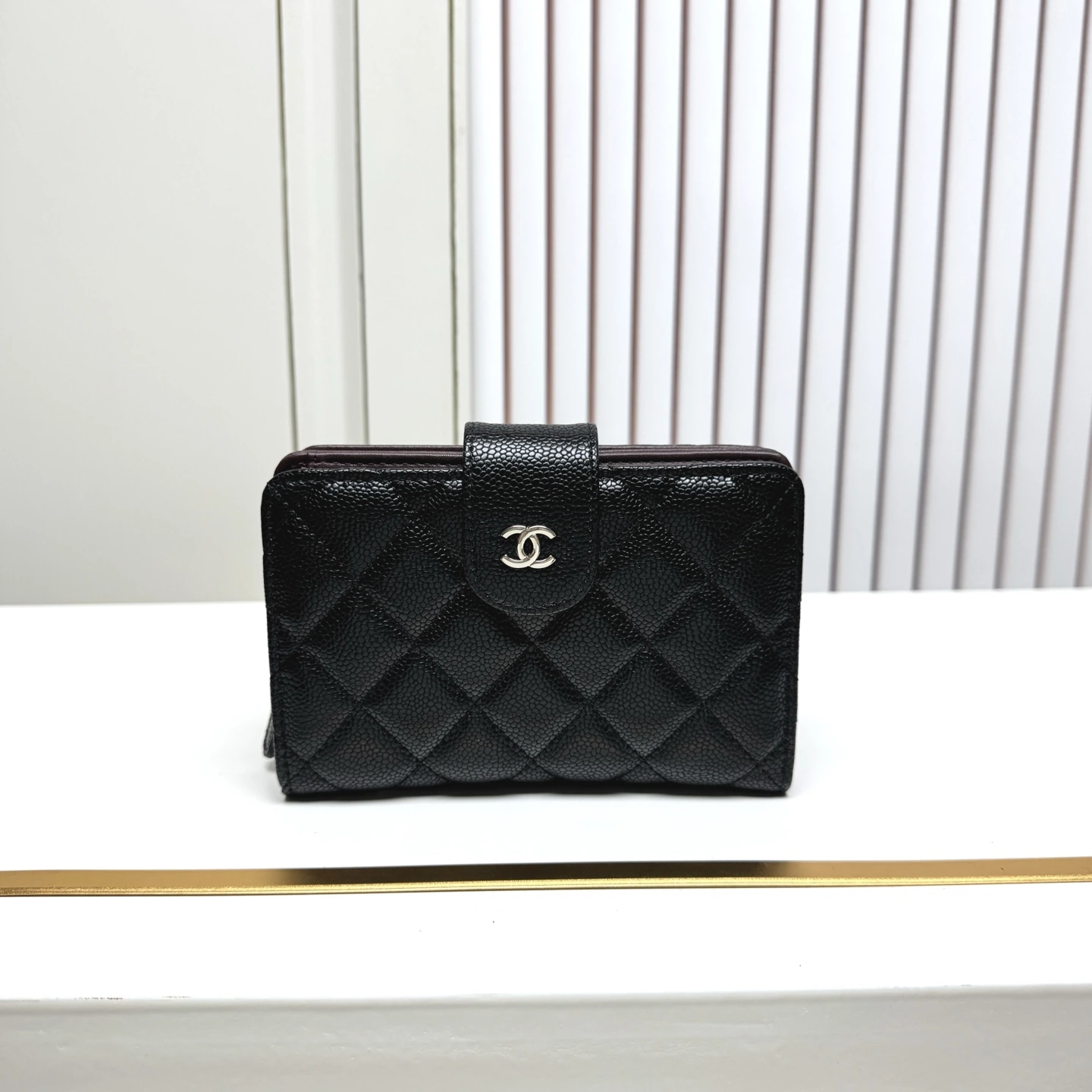 🌸Chanel(シャネル / Chanel)永遠の定番💋 最もクラシックなキルティング刺繍、ファッショナブルに合わせやすいモデル!カードスロット10つ、メタルジップポケット1つ、大容量札入れ、コンパクトで精巧、しかも実用的