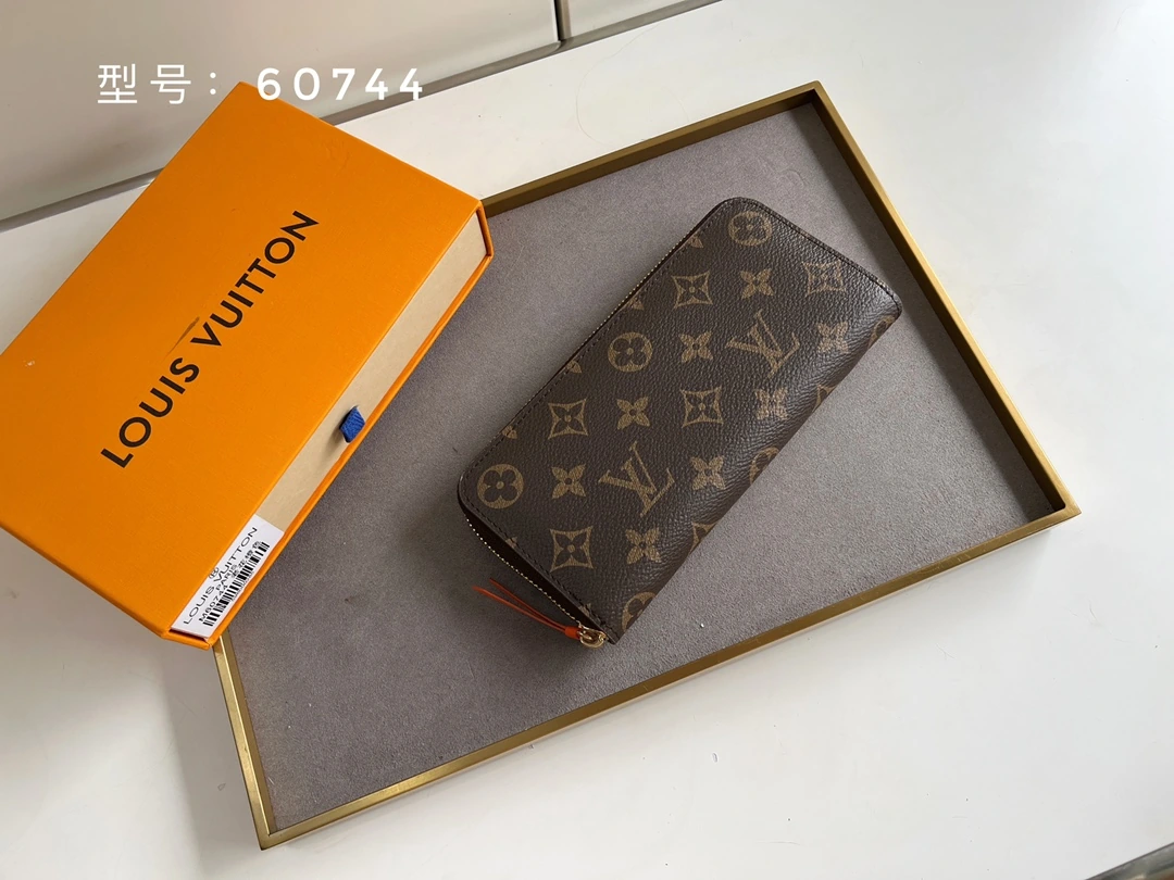 Clemence 財布