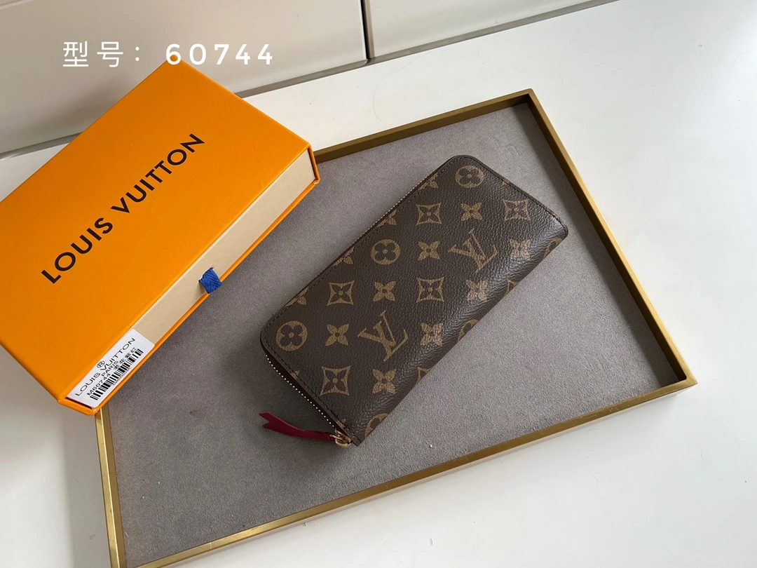 Clemence 財布