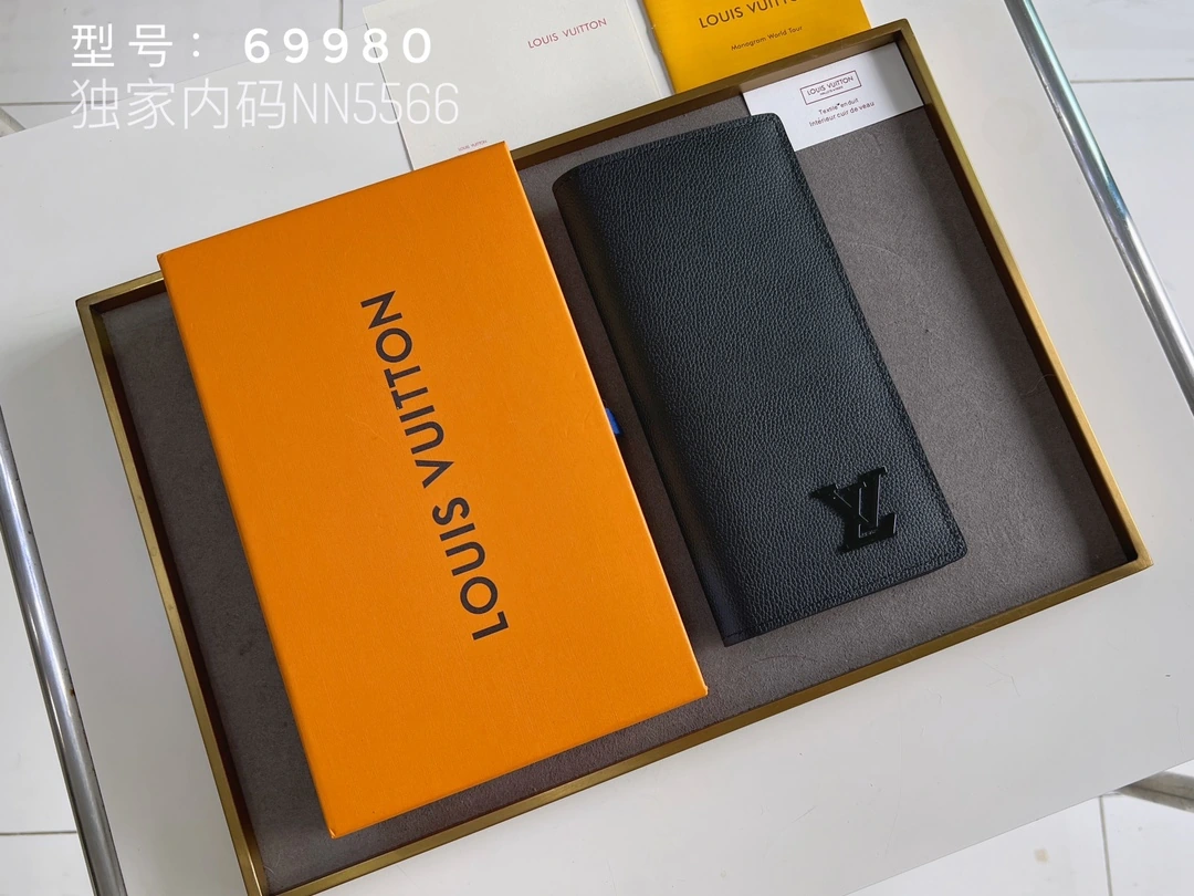 M69980 M69880 M62665 財布