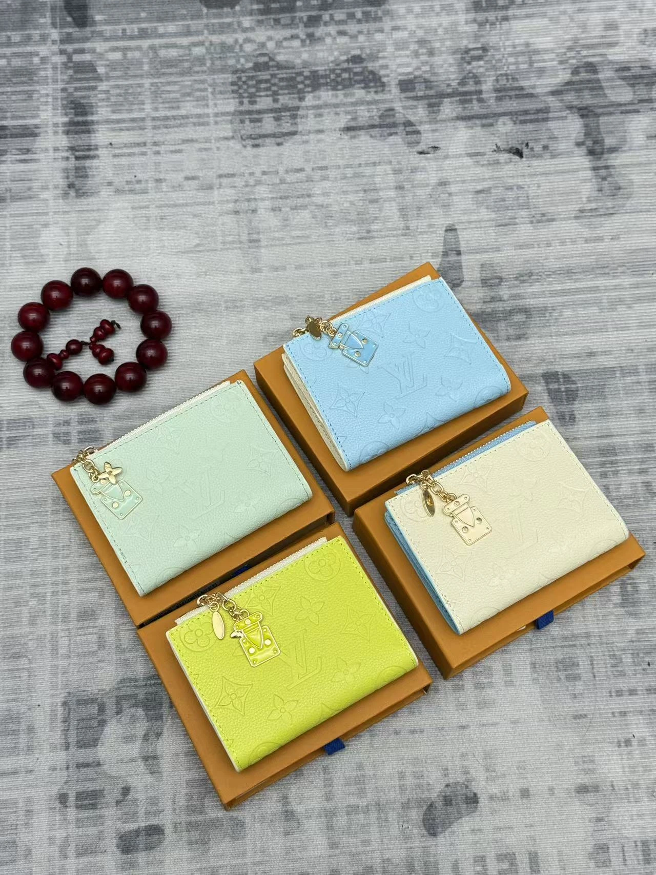 Louis Vuitton（ルイ・ヴィトン / LV） 新作M29809 セット写真