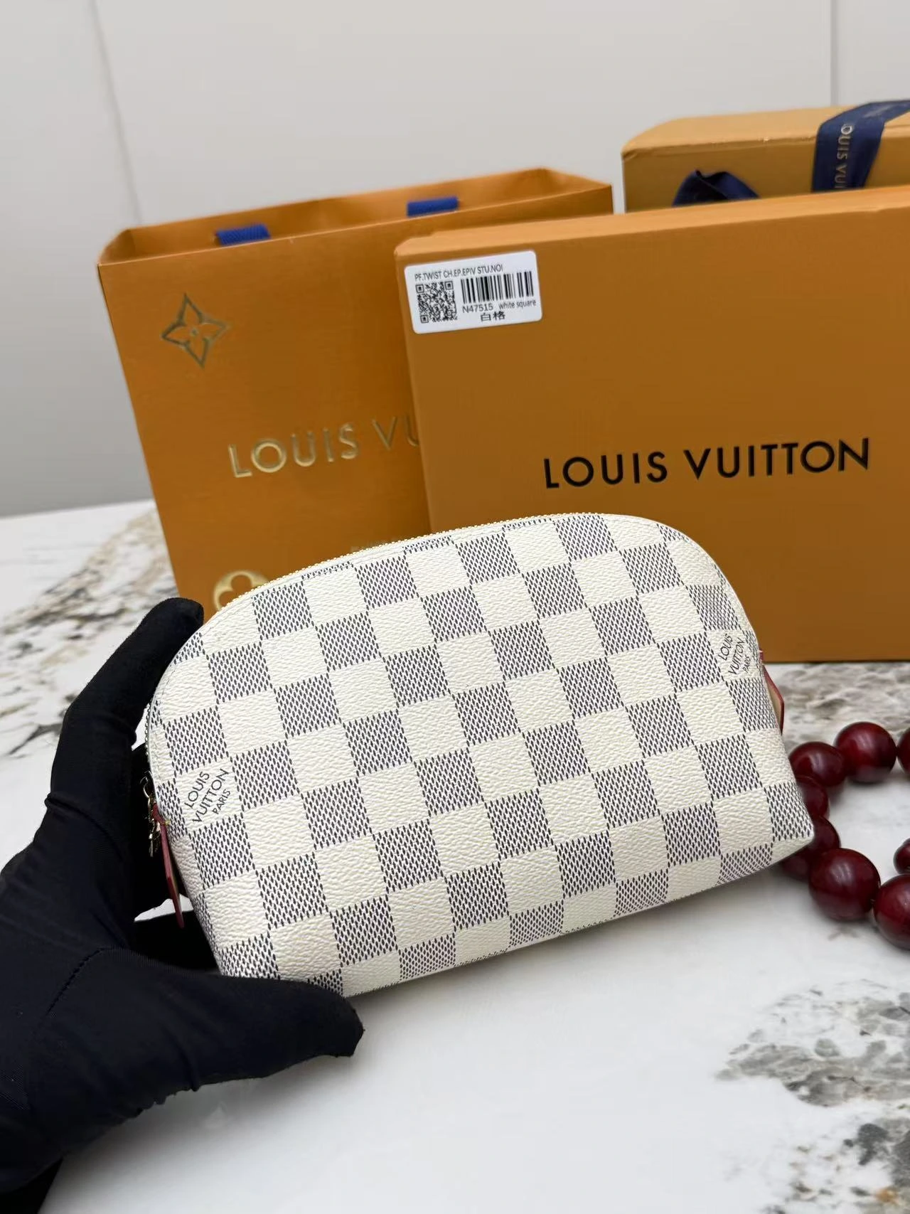 Louis Vuitton（ルイ・ヴィトン / LV） ギフトボックス付き M47515 ホワイトチェック