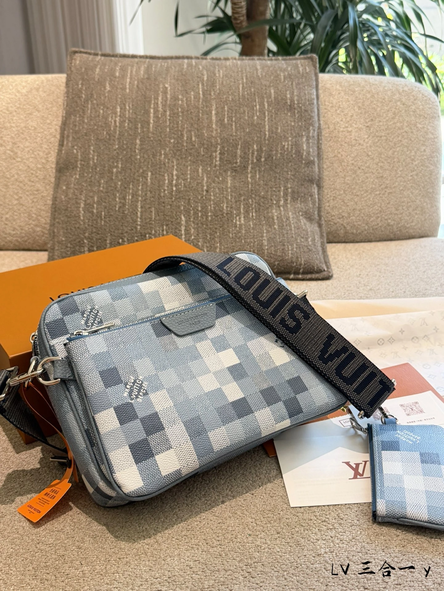 Louis Vuitton(ルイ・ヴィトン / LV) ブルー Damier メッセンジャーバッグ
