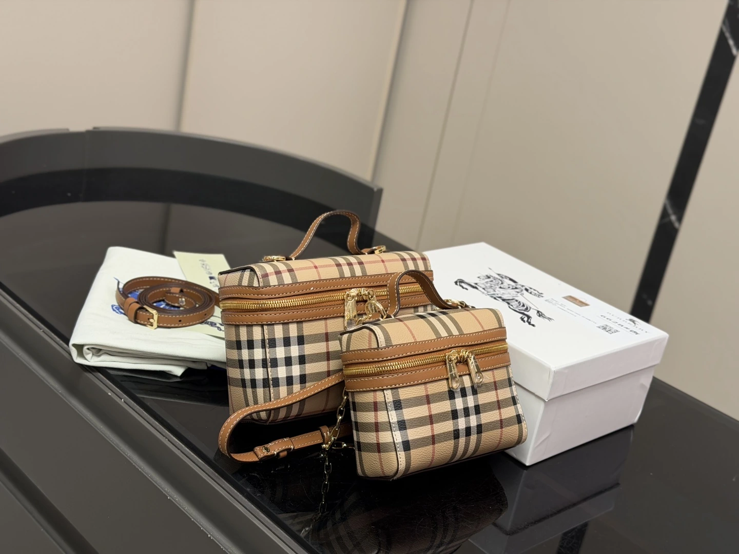 Burberry（バーバリー） LP ボックスバッグ