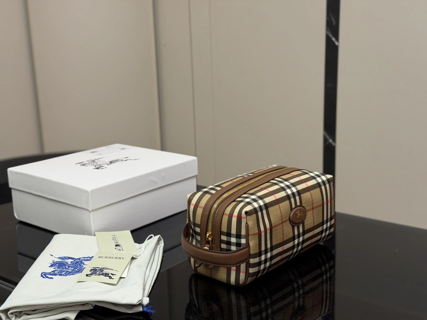 Burberry(バーバリー) トラベルポーチ/バニティポーチ