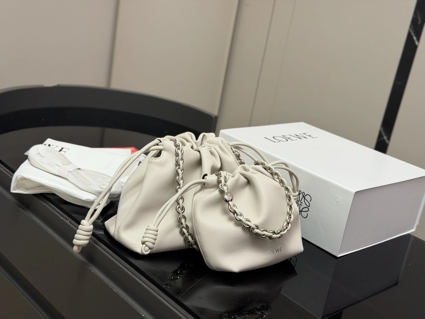 / LOEWE（ロエベ） カーフスキン Purse ショルダーバッグ