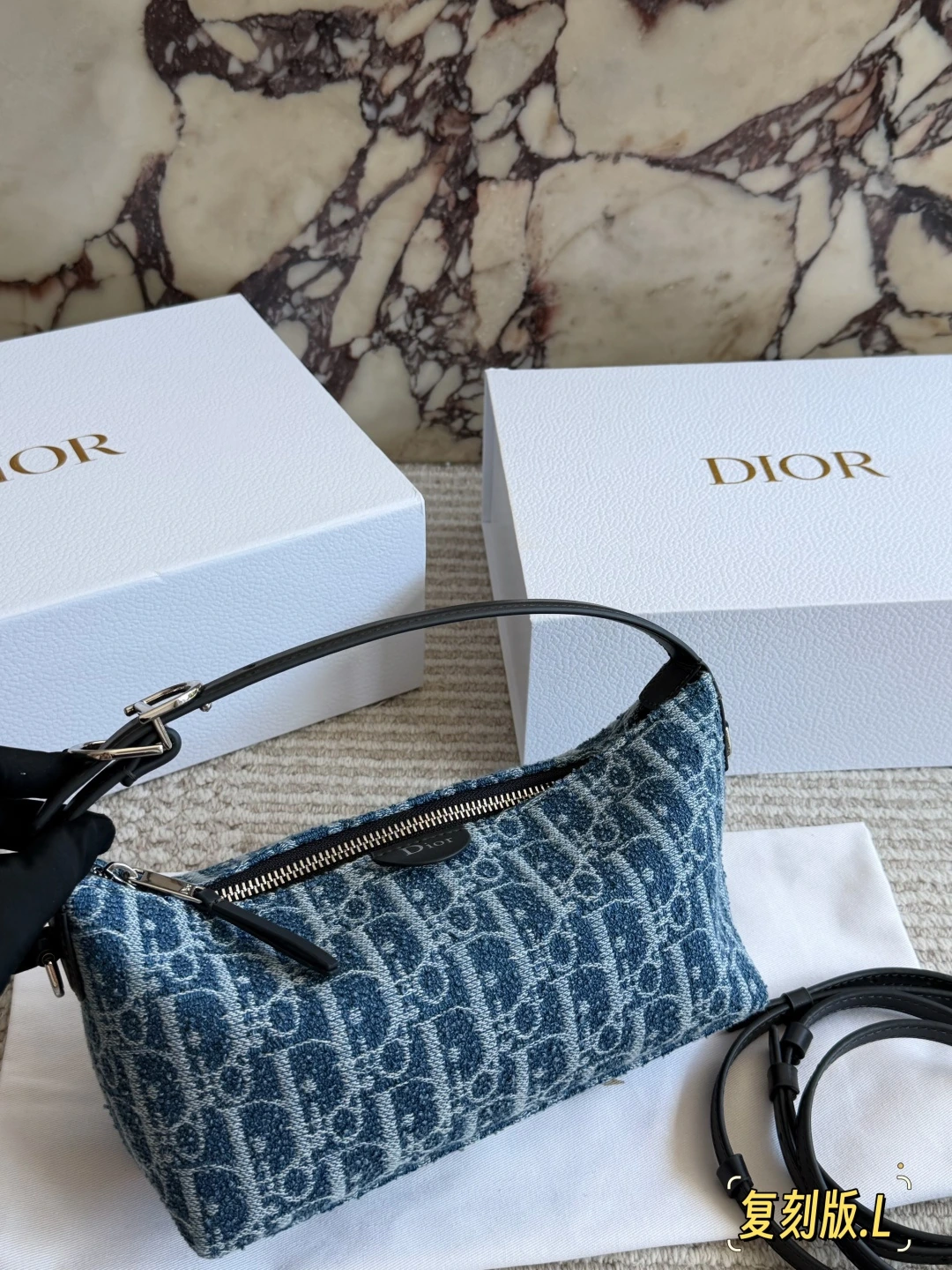 Dior（ディオール） Nomad Oblique DIY グラフィック・Monogram・斜め掛け・手持ち Tシャツ。 素材：キャンバス