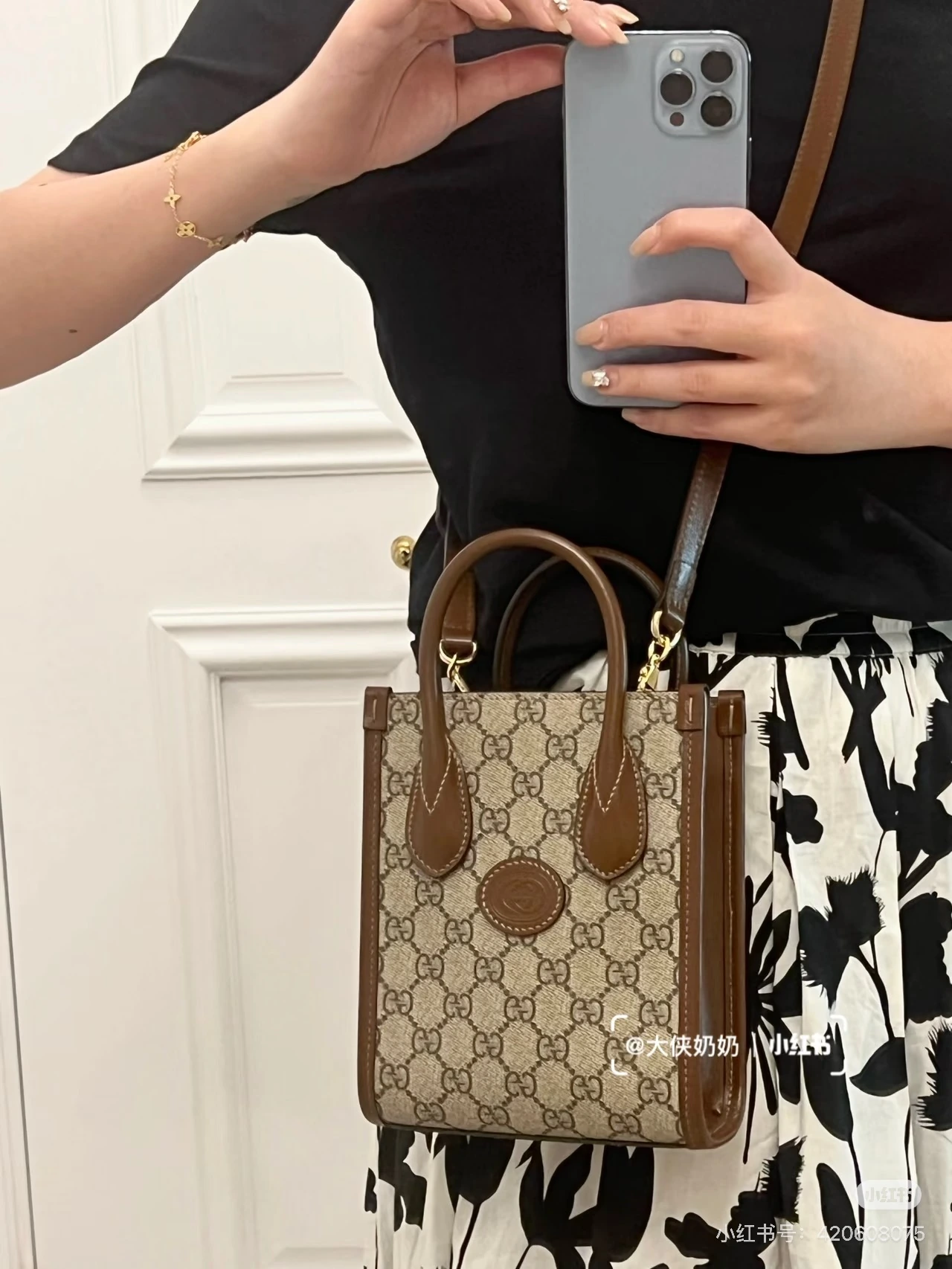 GUCCI(グッチ) プリント・ヴィンテージ風・Monogram・肩掛け・斜め掛け・手持ち バッグ。 素材:カーフスキン