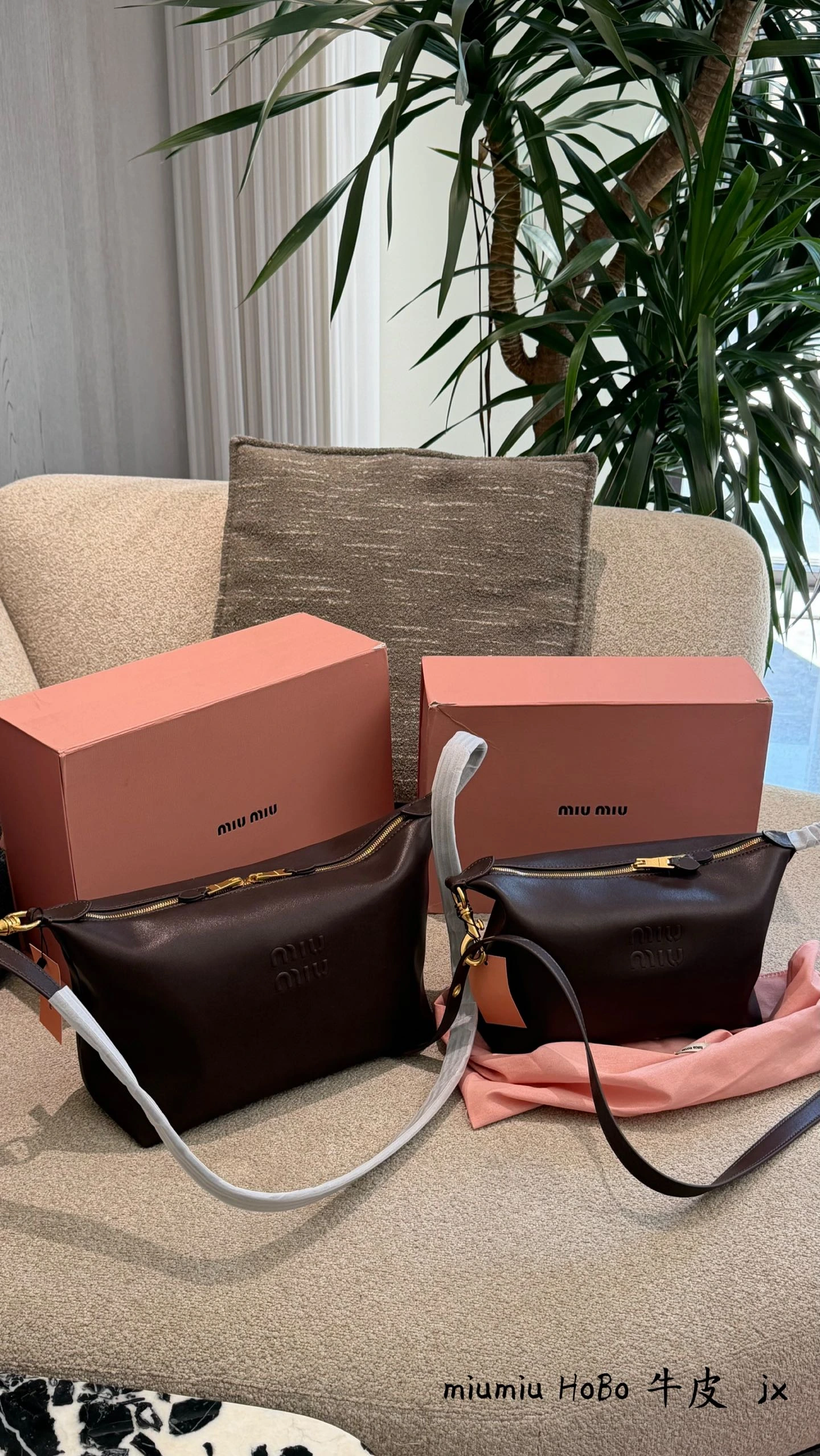 Miu Miu（ミュウミュウ） 斜め掛け バッグ