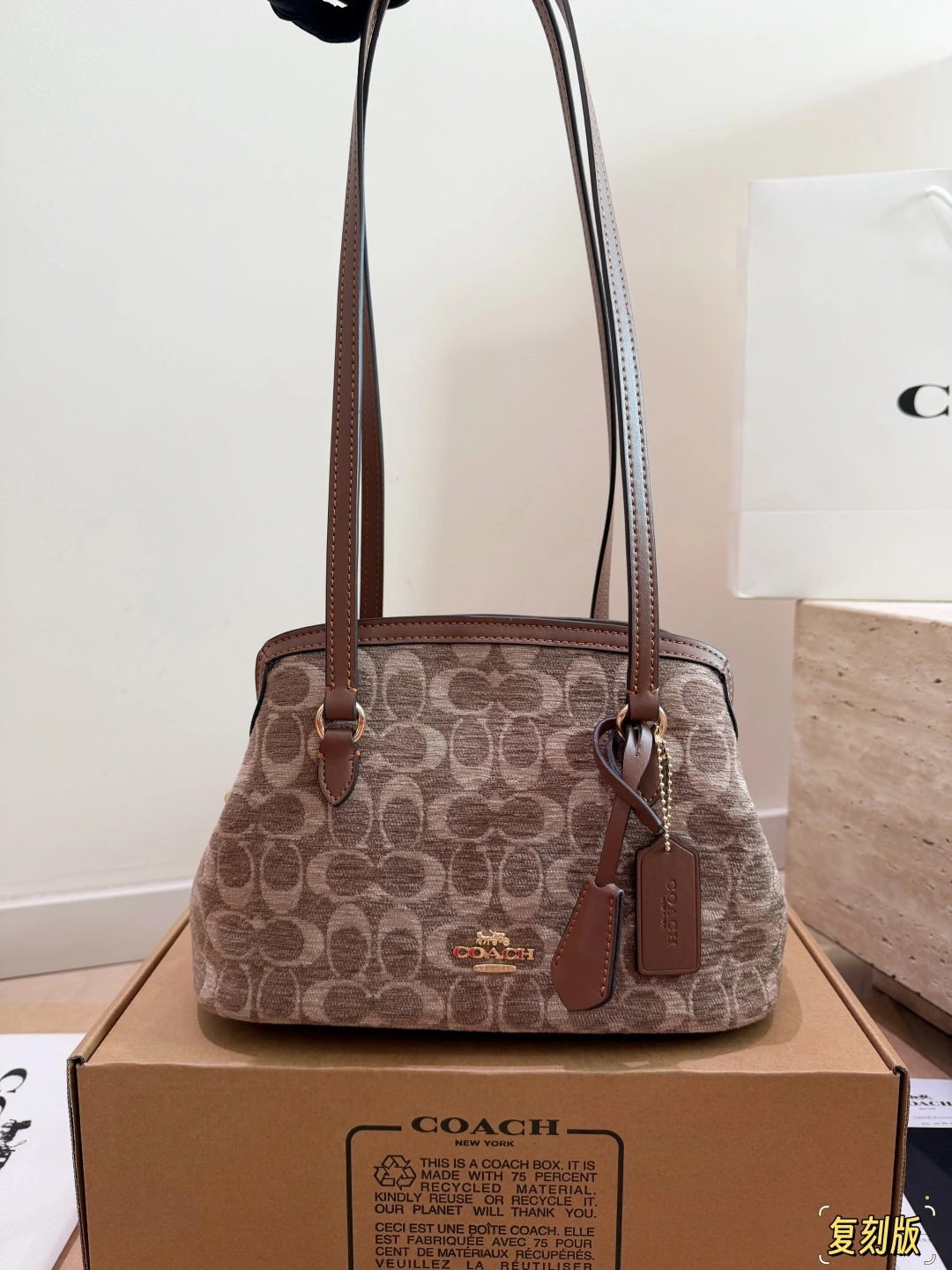 COACH(コーチ) 秋冬 Elise ヴィンテージ風・Monogram・肩掛け コート