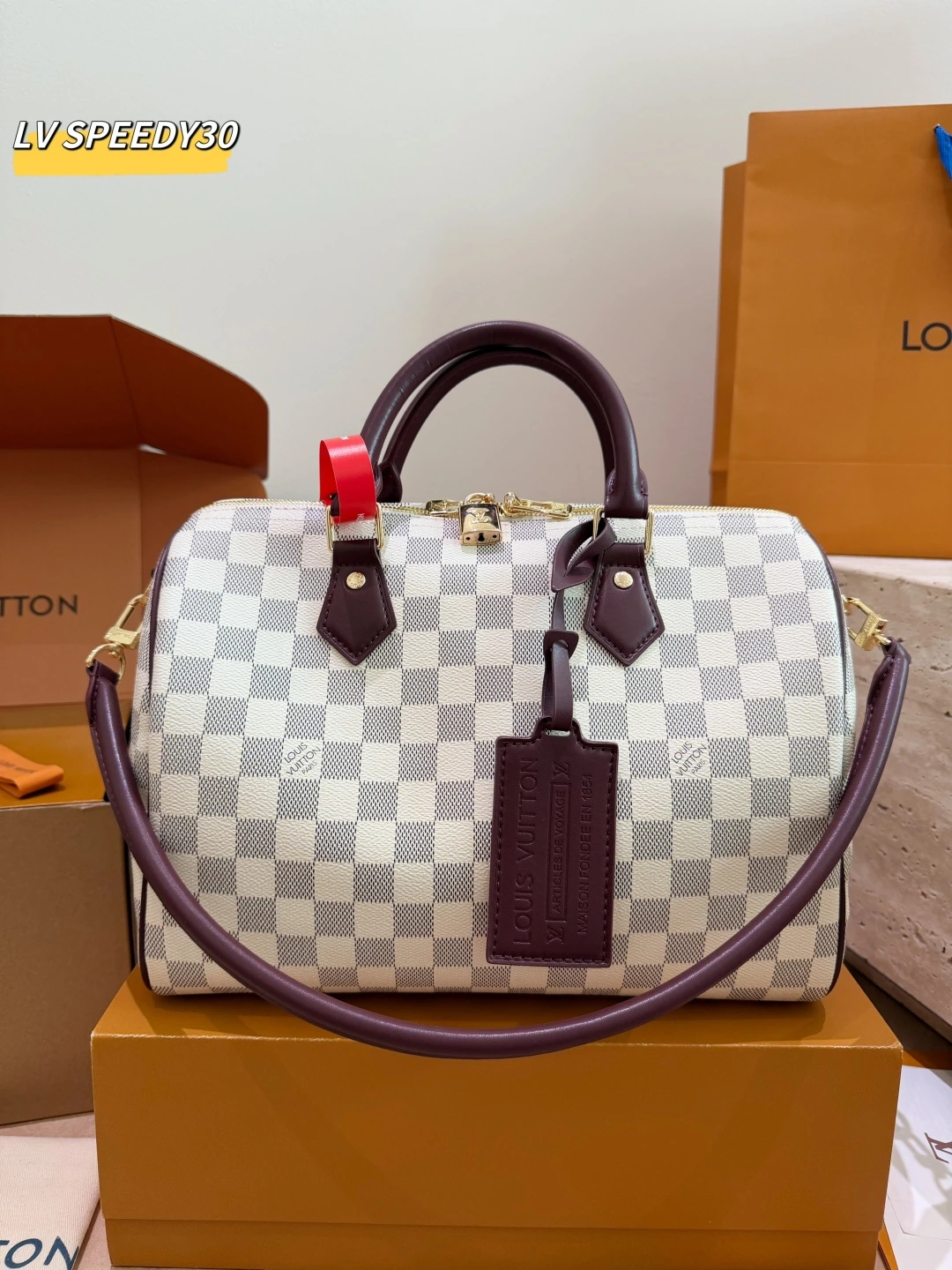 Louis Vuitton(ルイ・ヴィトン / LV) Speedy30 Speedy Monogram グラフィック・合わせやすい・Monogram・斜め掛け・手持ち Speedy バッグ。 素材:カーフスキン。 フルパッケージ