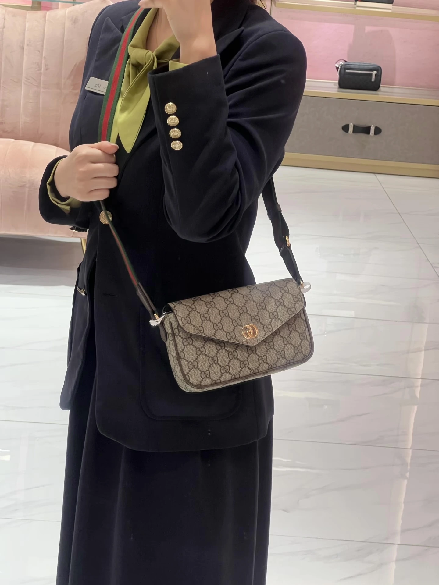 GUCCI(グッチ) ヴィンテージ風・合わせやすい・Monogram・肩掛け・斜め掛け ワンピース。 素材:デニム