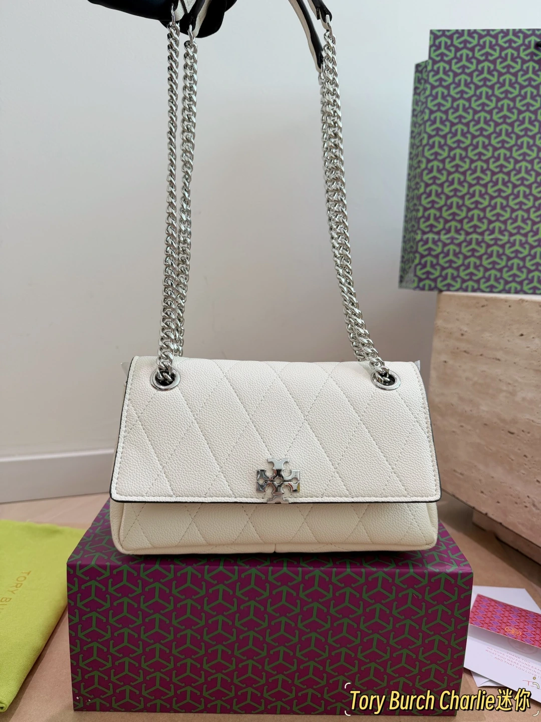 Tory Burch(トリー バーチ) Charlie キルティング チェーンバッグ
