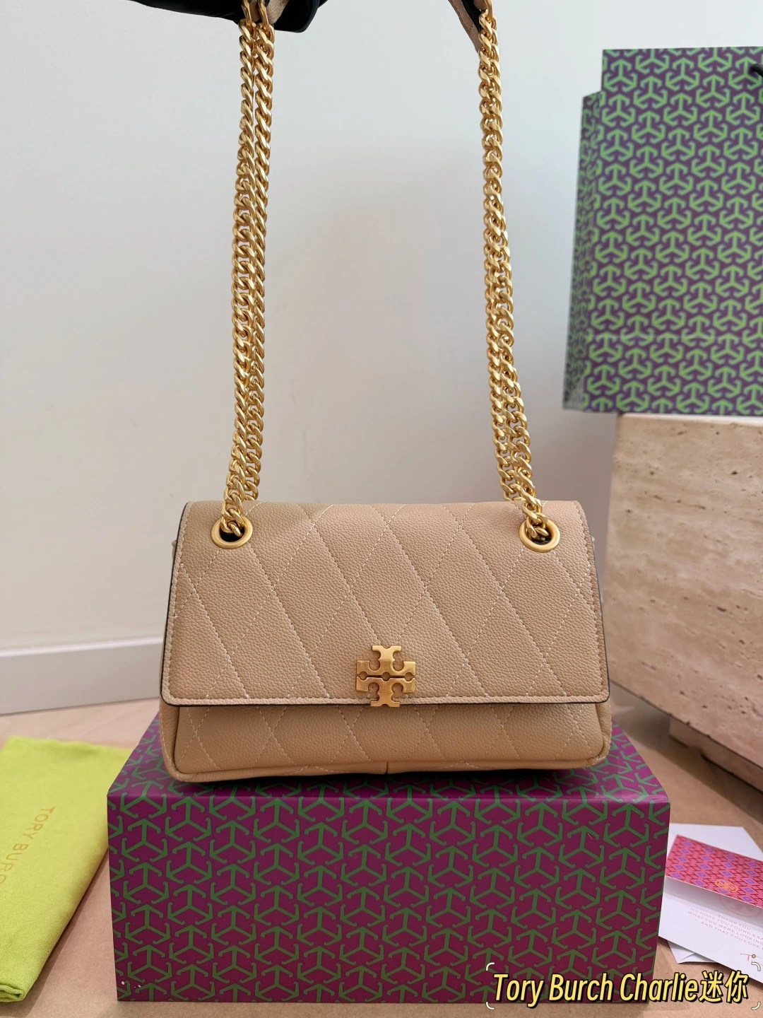 Tory Burch(トリー バーチ) Charlie キルティング チェーンバッグ