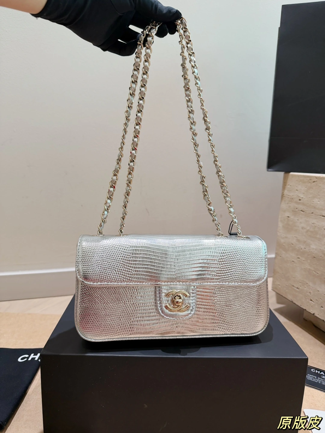 CHANEL(シャネル) 26B リザード型押しフラップバッグ