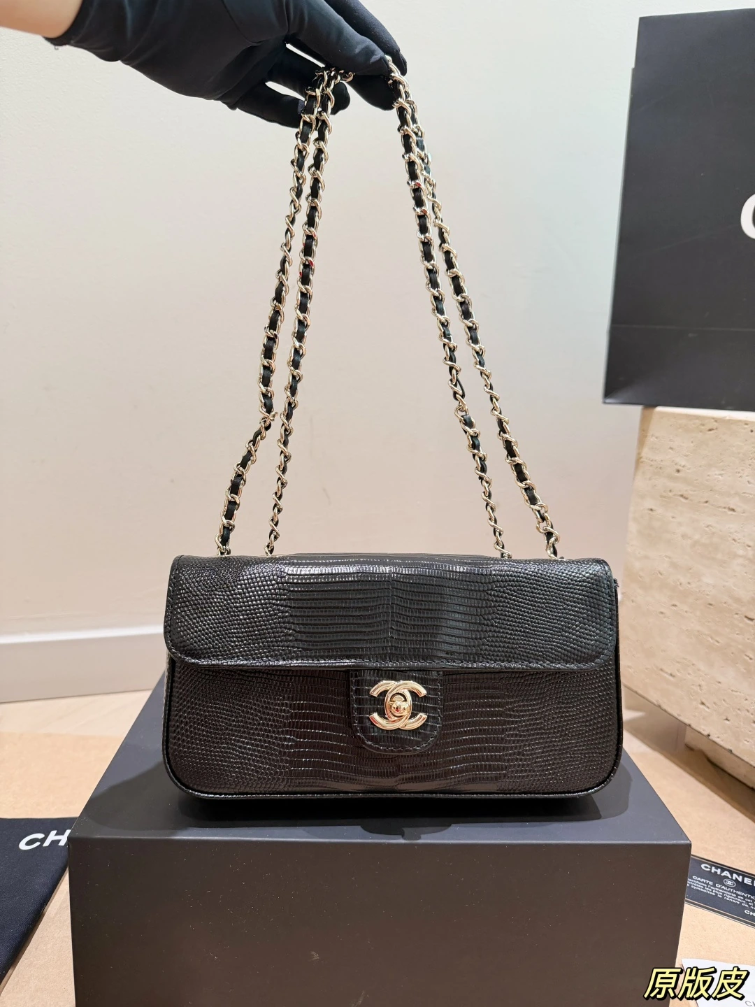 CHANEL(シャネル) 26B リザード型押しフラップバッグ