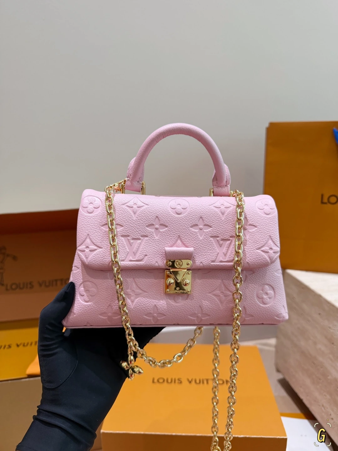 Louis Vuitton(ルイ・ヴィトン / LV) Madeleine Nano
