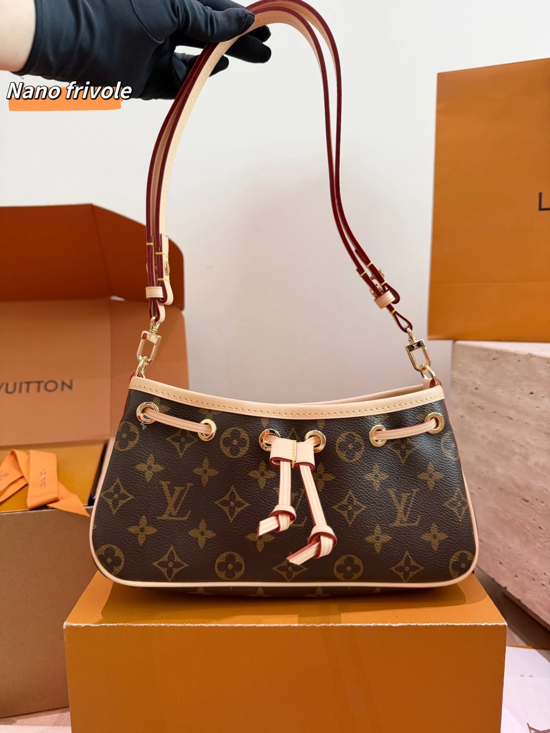Louis Vuitton(ルイ・ヴィトン / LV) Nano Frivole