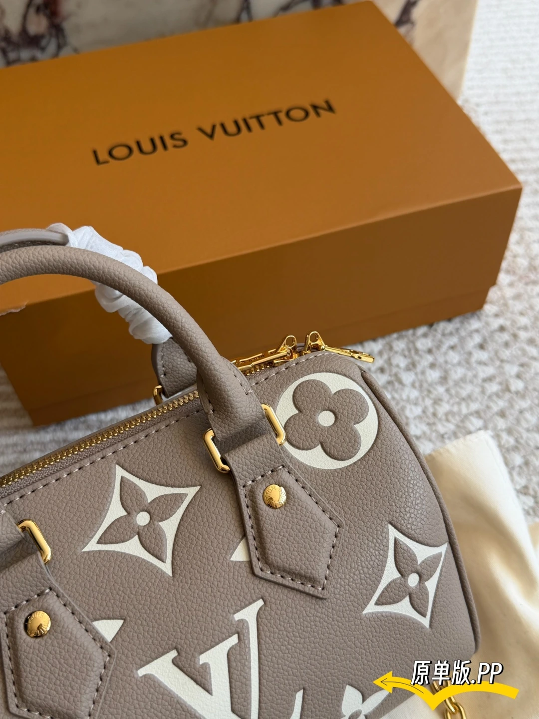 Louis Vuitton(ルイ・ヴィトン / LV) Speedy Bandoulière 20