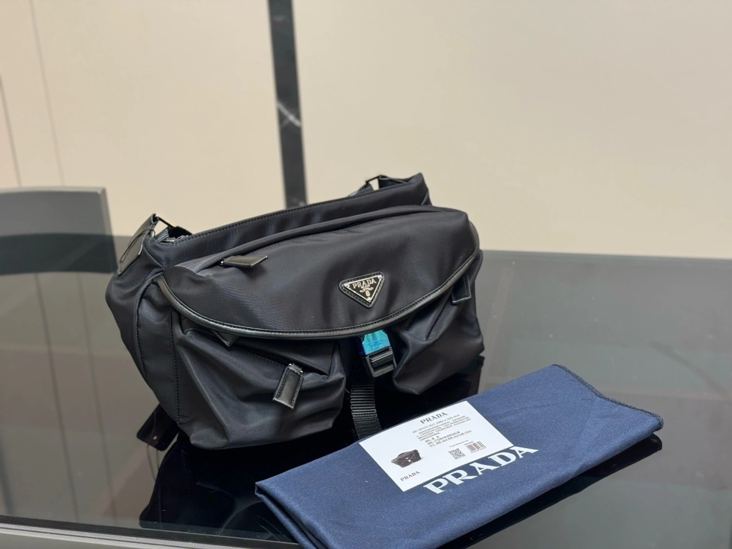 Prada（プラダ） メッセンジャーバッグ