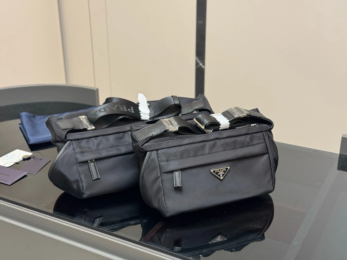 Prada（プラダ） メッセンジャーバッグ