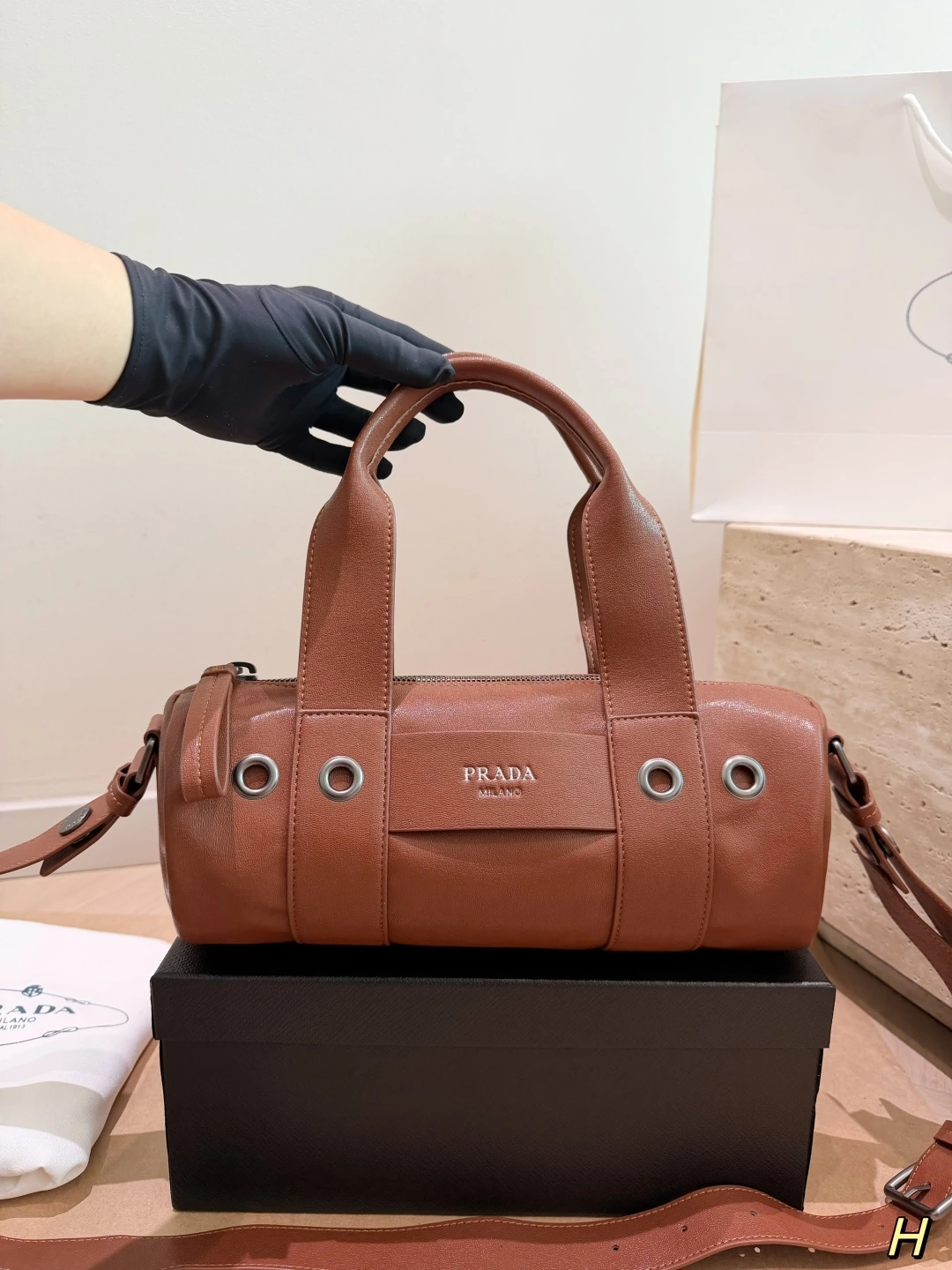 Prada（プラダ） ドラムバッグ