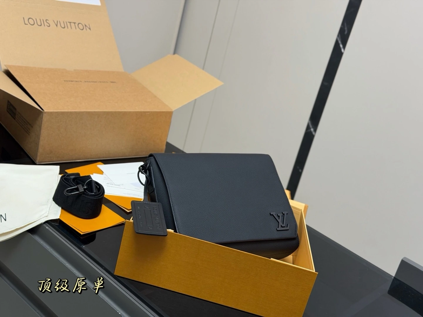Louis Vuitton(ルイ・ヴィトン/LV) Steamer メッセンジャーバッグ