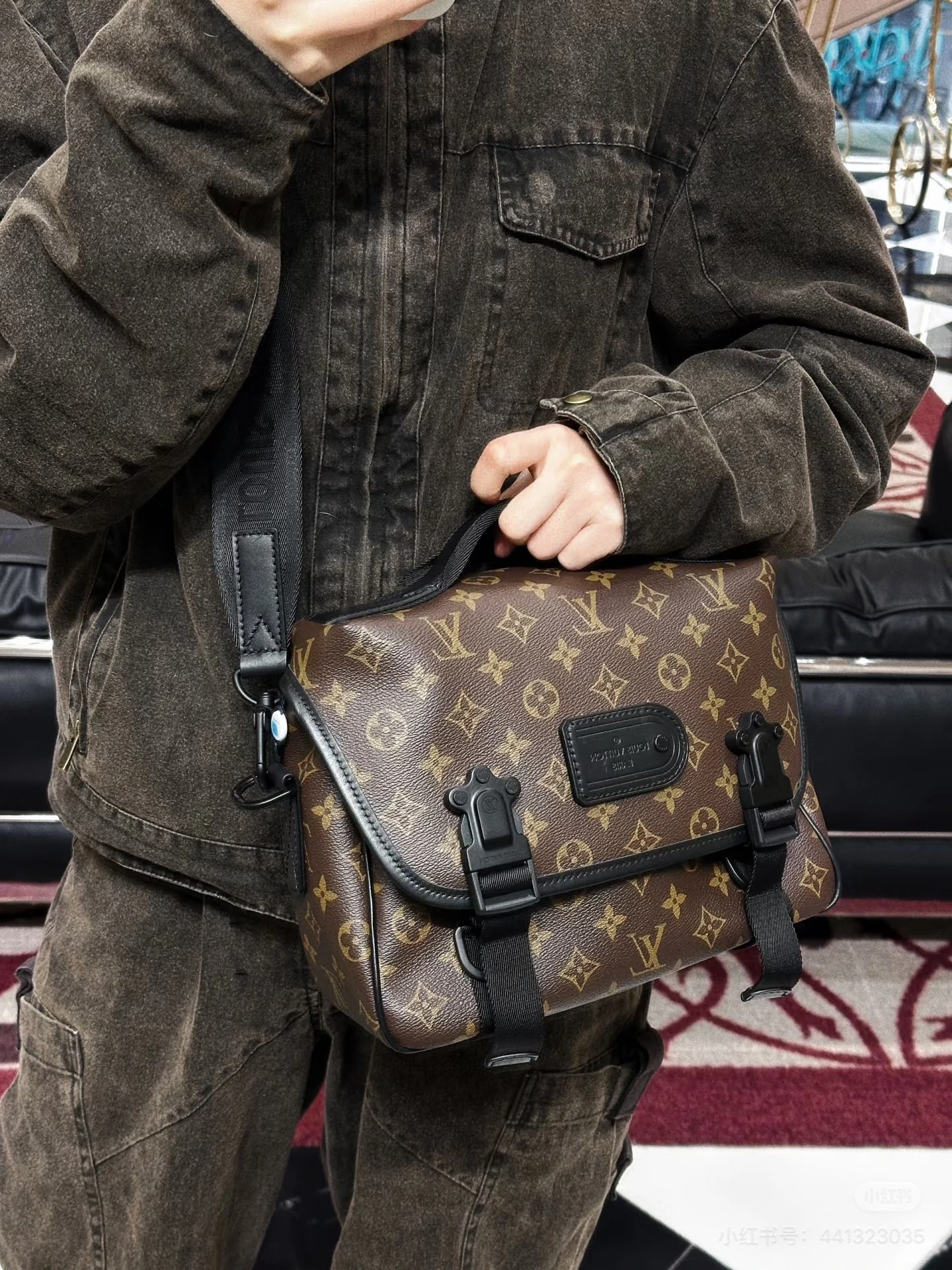 Louis Vuitton(ルイ・ヴィトン/LV) Trail メッセンジャーバッグ