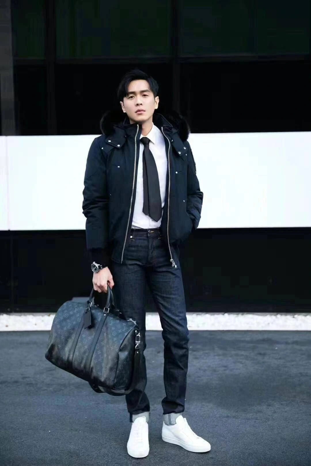 MONCLER(モンクレール) BALLISTIC メンズ ウォッシュ加工・クロップド丈・スリムフィット・フード付き・ジップ・保温性・撥水・ファートリム・NFC対応 ダウンジャケット。 素材:ダウン・グースダウン。 サイズ:S-2XL