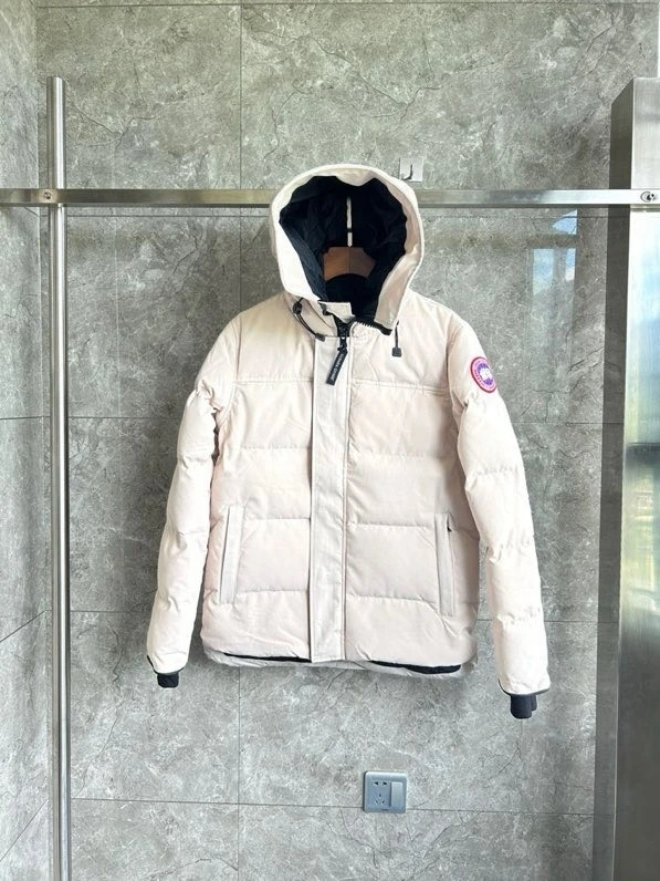 WTOクオリティ CANADA GOOSE(カナダグース) MacMillan TC85 クロップド丈・ジップ・防風・撥水・メタルパーツ・ファートリム ダウンジャケット ユニセックス。 素材:ナイロン・ダウン・ダックダウン・コットン。 サイズ:S/M/L/XL。 オリジナル仕様
