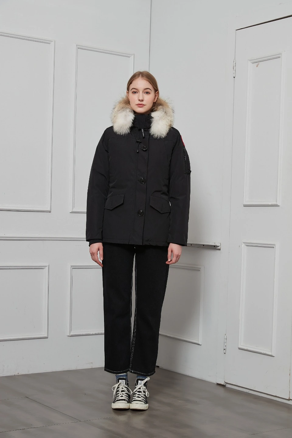 WTOクオリティ CANADA GOOSE(カナダグース) GOOES レディース ジップ・メタルパーツ・ファートリム・リブ ダウンジャケット。 素材:ナイロン・ダウン・ダックダウン・コットン。 サイズ:XS。 オリジナル仕様