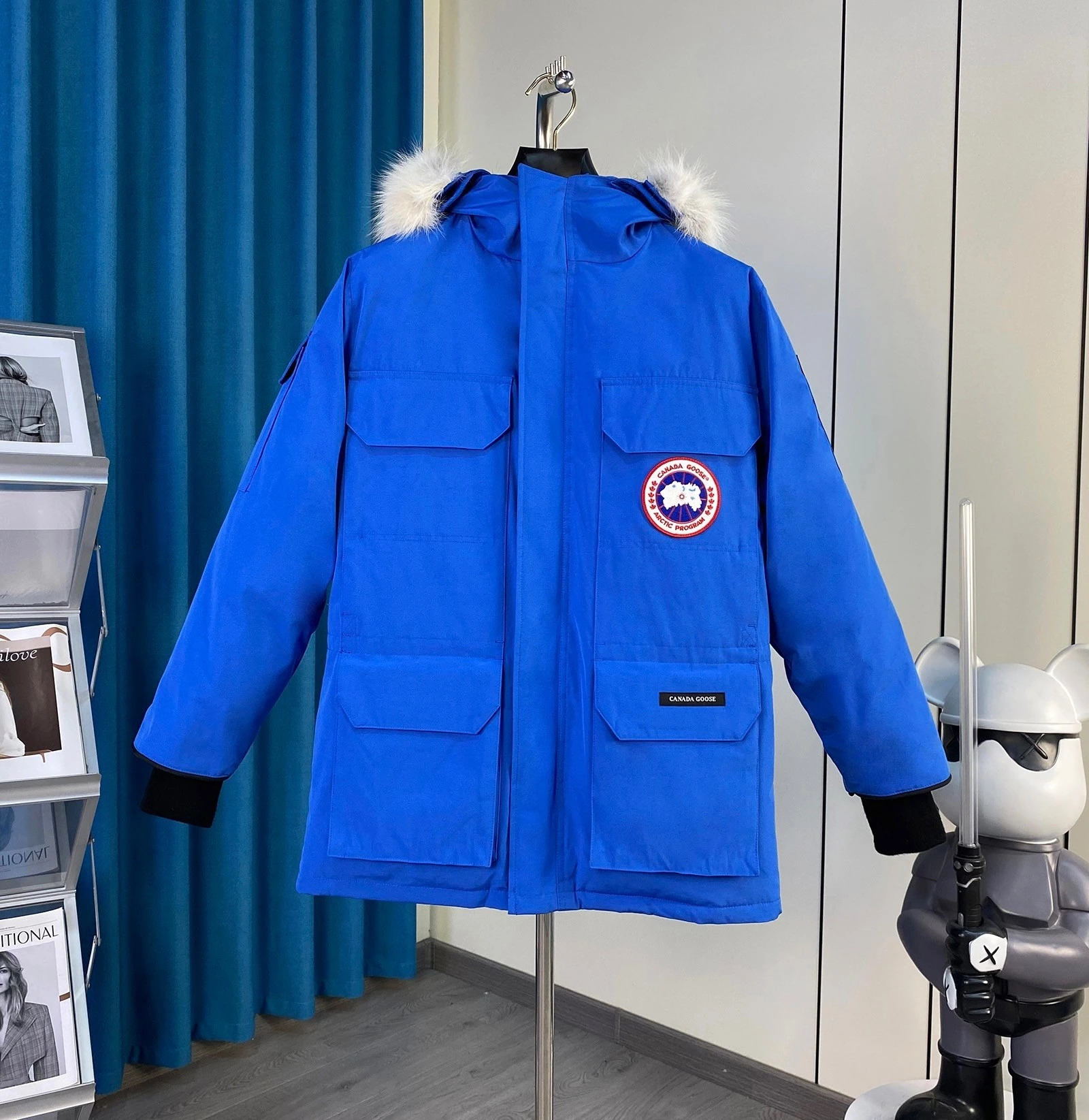 CANADA GOOSE(カナダグース) 刺繍・ジップ・防風・撥水・取り外し可能・ファートリム アイテム。 素材:ダウン80%・ポリエステル・ダウン・ダックダウン・コットン。 カラー:ダスティピンク / グラファイトグレー / ネイビー / ロイヤルブルー / アイボリー / ブラック。 サイズ:XS。 オリジナル仕様
