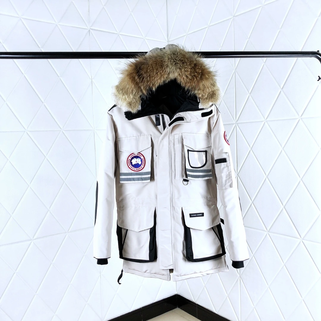 CANADA GOOSE(カナダグース) Got SNOW MANTRA レディース ロング丈・ジップ・ポケット・保温性・取り外し可能・メタルパーツ・ファートリム ダウンジャケット ユニセックス。 素材:ダウン・ダックダウン