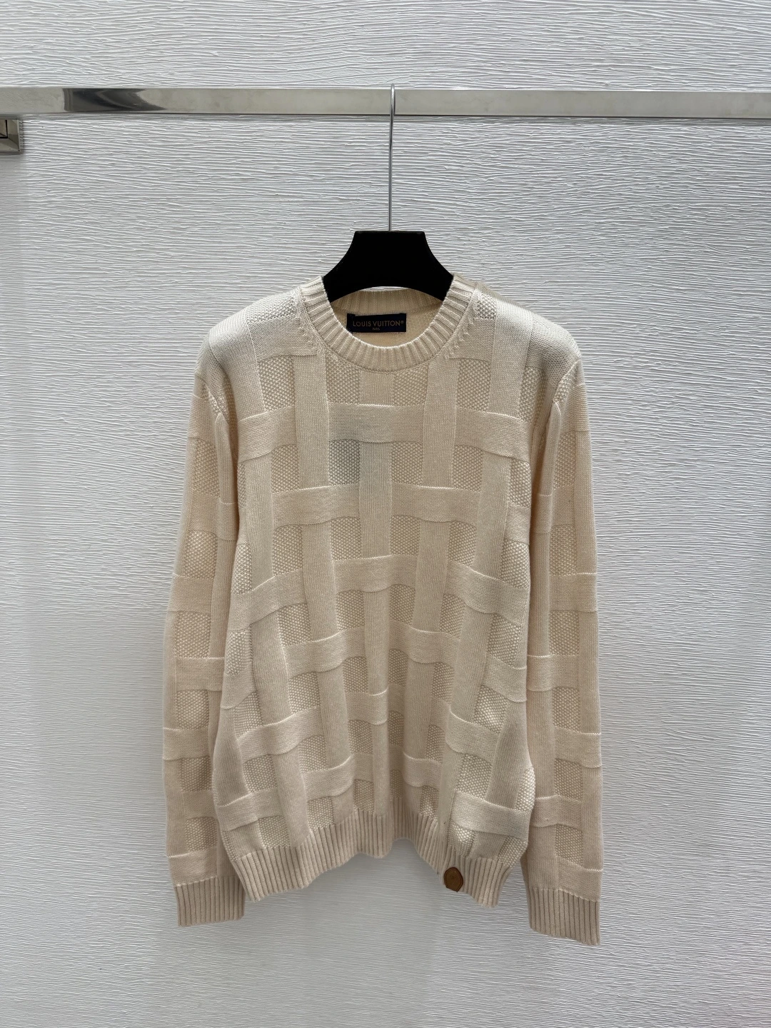 Louis Vuitton(ルイ・ヴィトン / LV) 初秋 クルーネック 長袖ニット。 カラー:アプリコット。 サイズ:36 / 38 / 40