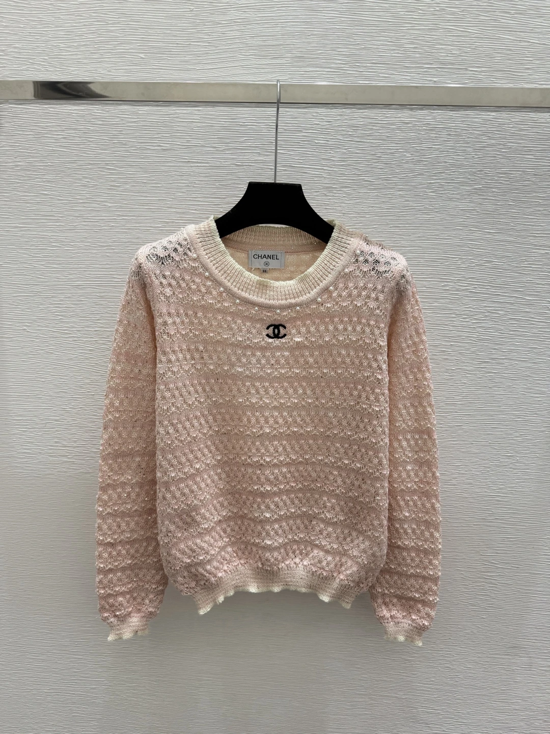 HERMÈS(エルメス) 初秋 クルーネック 長袖ニット。 カラー:ピンク。 サイズ:36 / 38 / 40