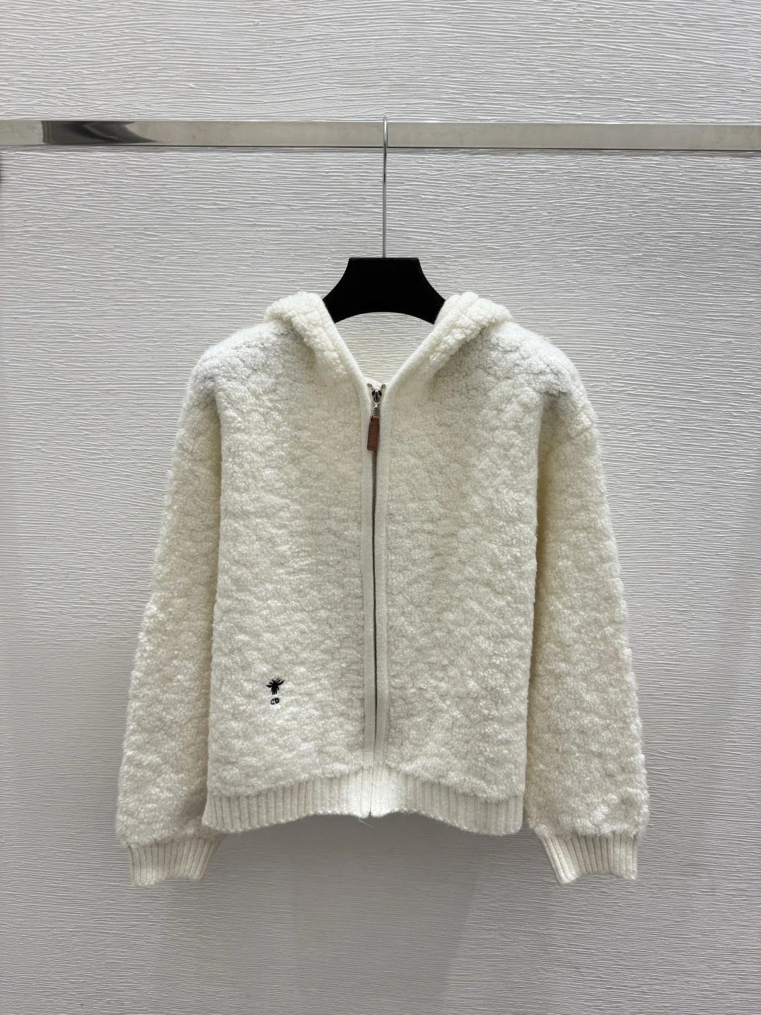 Dior(ディオール) 初秋 フード付き カーディガン。 カラー:ホワイト。 サイズ:36 / 38 / 40