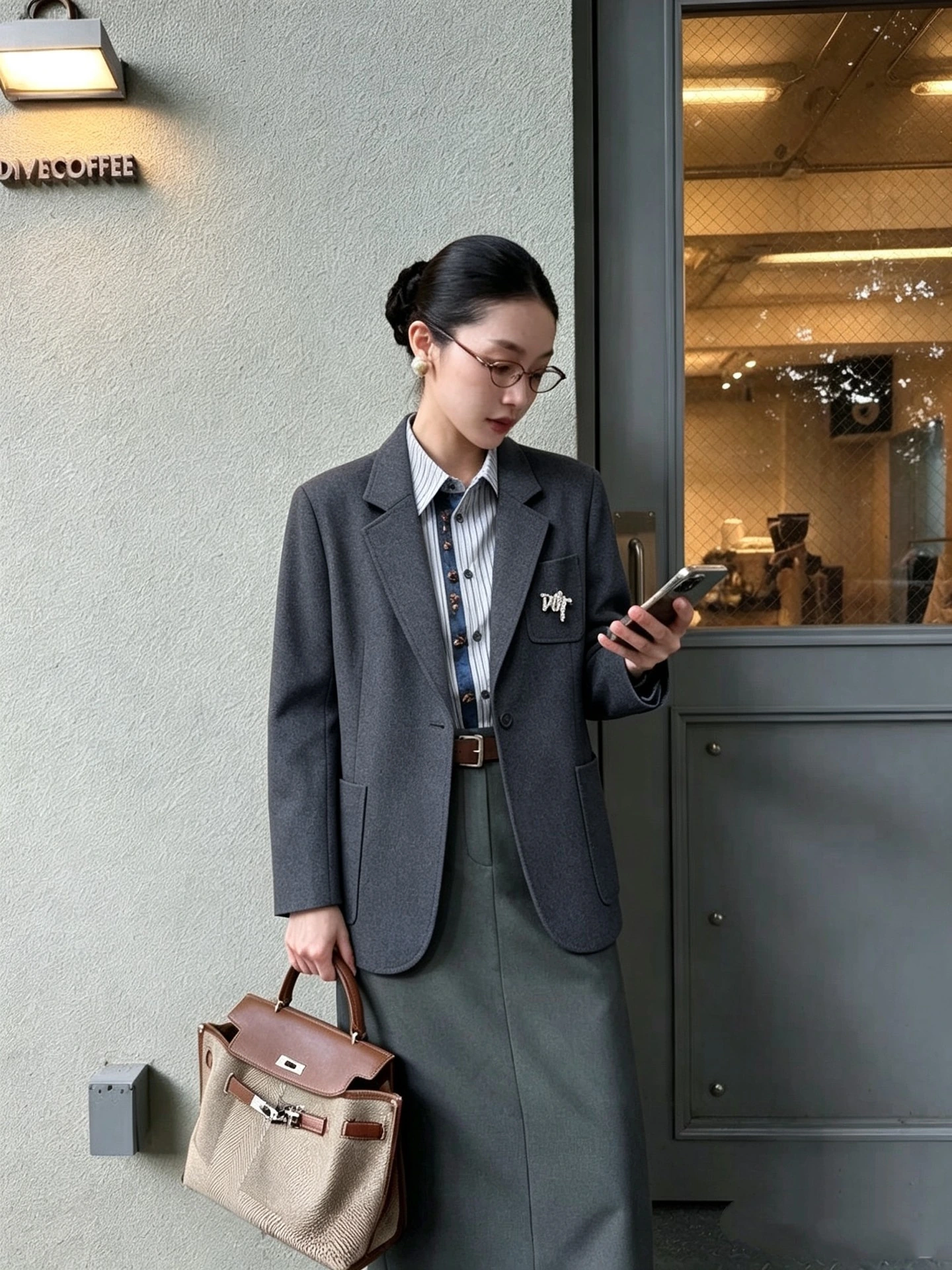 Dior(ディオール) 秋冬 リラックスフィット・ポケット テーラードジャケット。 素材:ウール・コットン。 実寸目安:S:胸囲102 / 肩幅37 / 袖丈59 / 着丈68