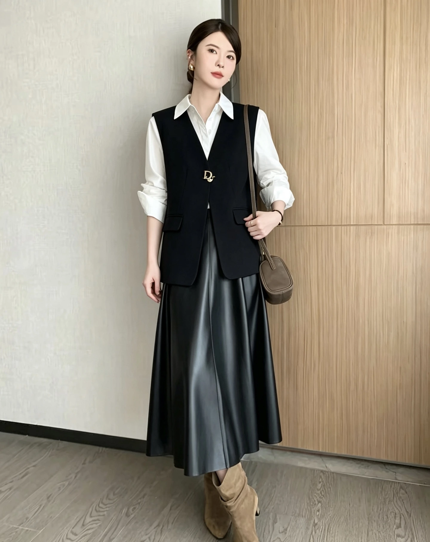 Dior(ディオール) リラックスフィット・Vネック・ハリのある質感 テーラードジャケット。 素材:アセテート・リネン。 実寸目安:M:胸囲92 / 肩幅34 / 着丈69