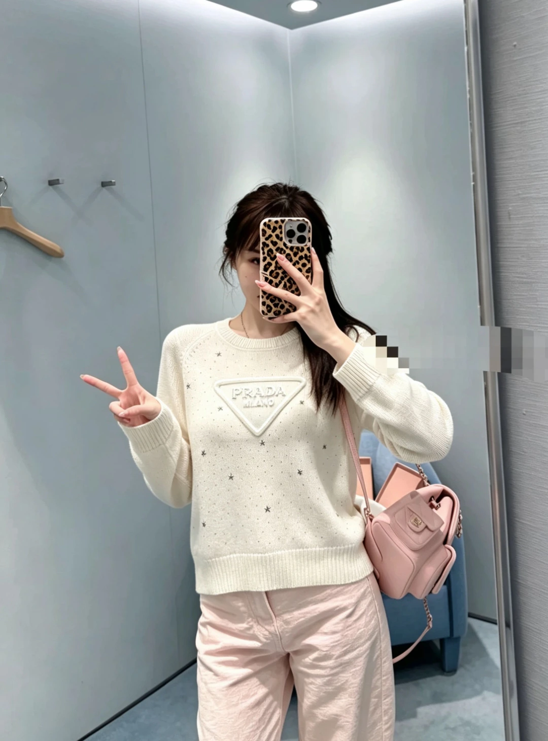 PRADA(プラダ) ラインストーン・レタリング セーター。 品番:25325