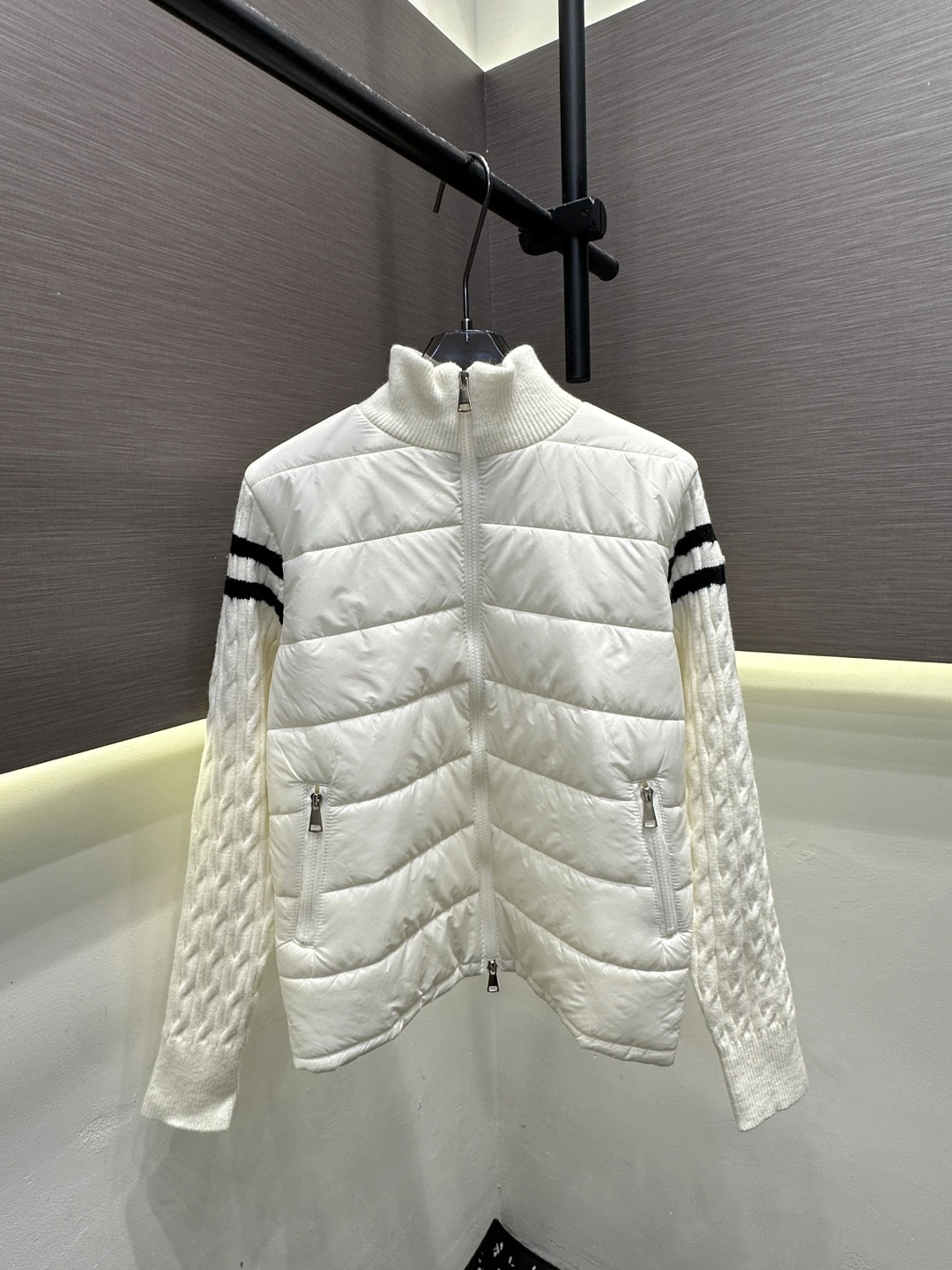 MONCLER(モンクレール) 切替 アウター。 素材:コットン。 品番:25342