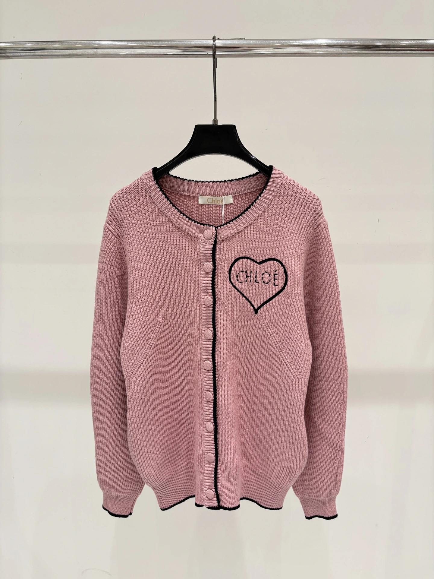 ストライプ・刺繍・グラフィック・ジャカード・クルーネック・リブ・レタリング カーディガン。 カラー:ピンク。 サイズ:S/M/L
